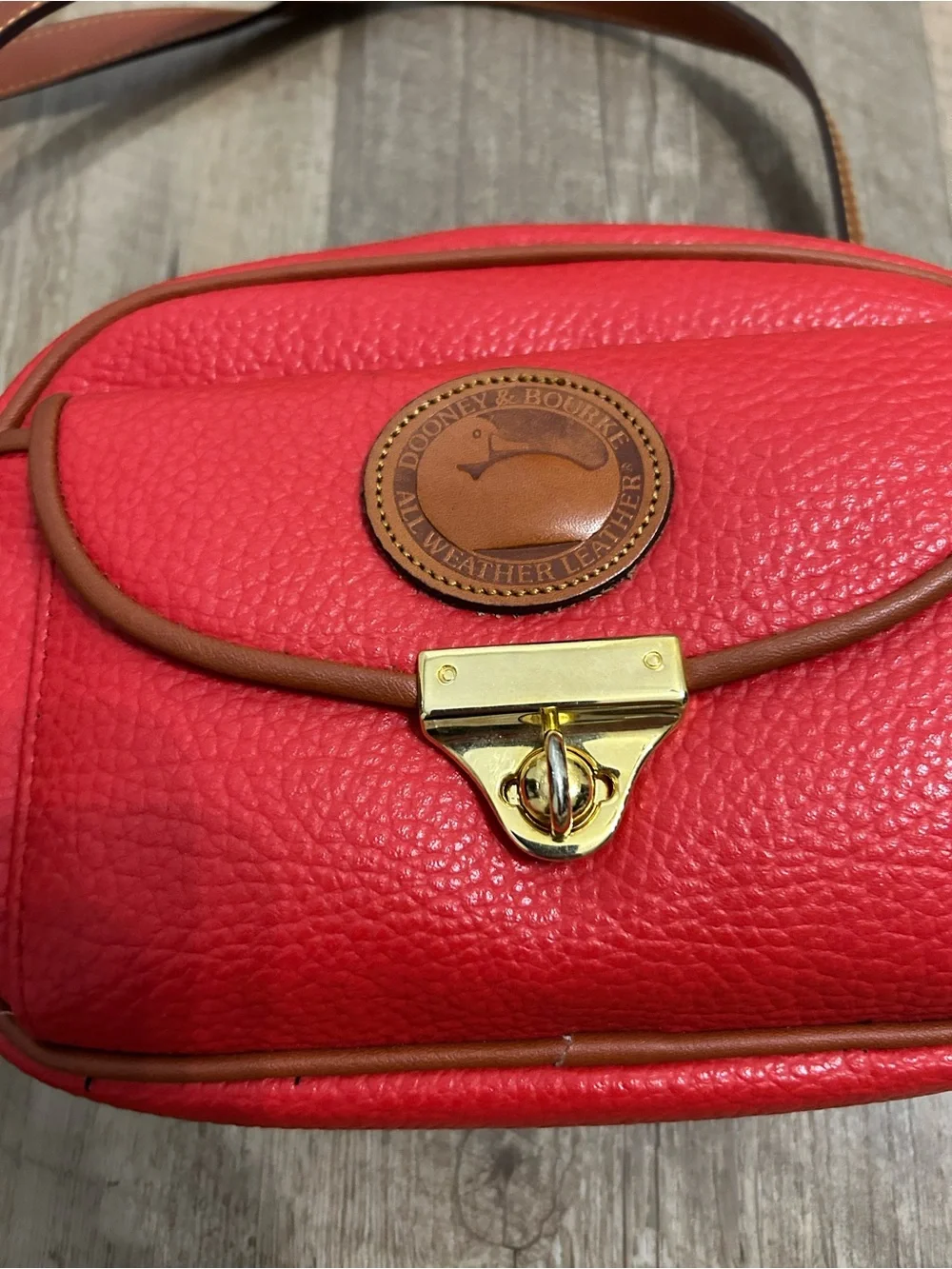 Vintage Dooney & Bourke Pebble Leather Red Kilty Bag - Picture 2 of 8